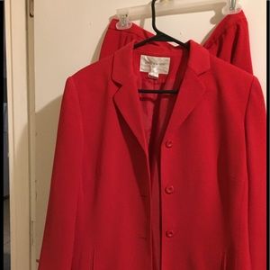 Jones New York two piece skirt suit